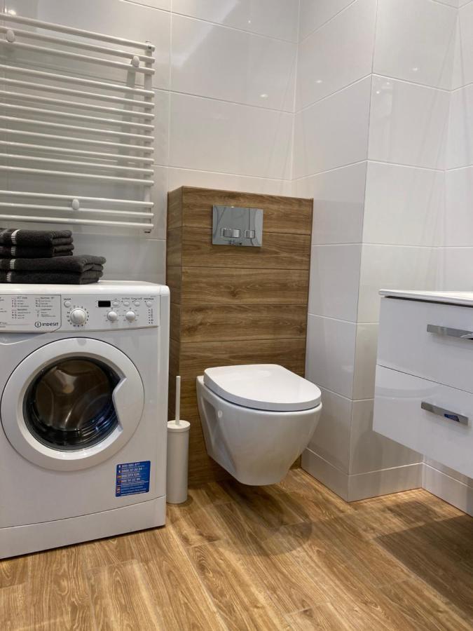 2 Tyskie Apartamenty Z Ogrodkiem ティヒ エクステリア 写真