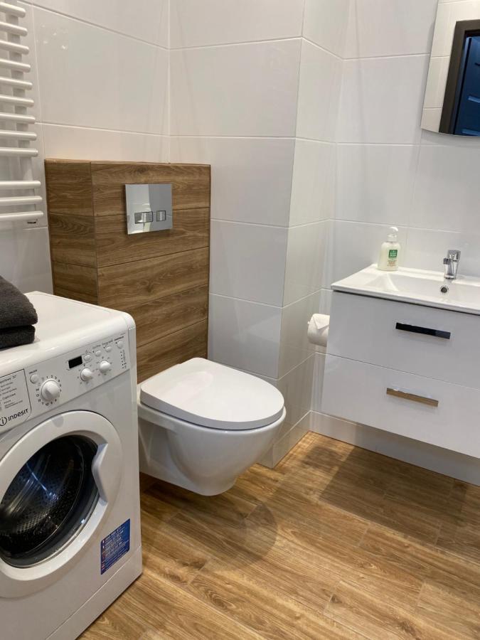 2 Tyskie Apartamenty Z Ogrodkiem ティヒ エクステリア 写真