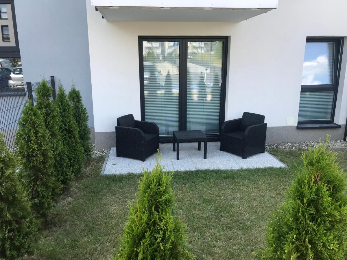 2 Tyskie Apartamenty Z Ogrodkiem ティヒ エクステリア 写真