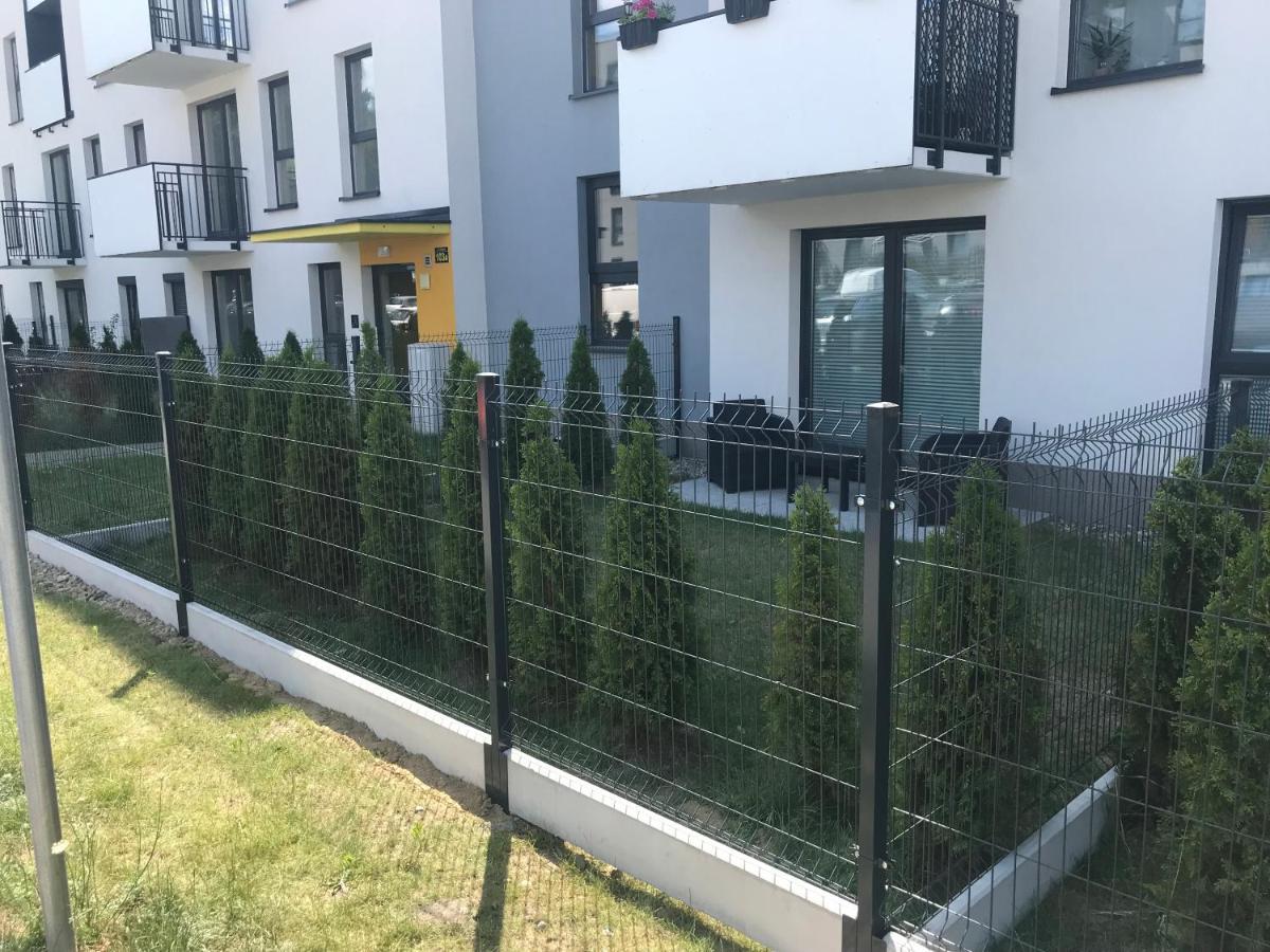 2 Tyskie Apartamenty Z Ogrodkiem ティヒ エクステリア 写真
