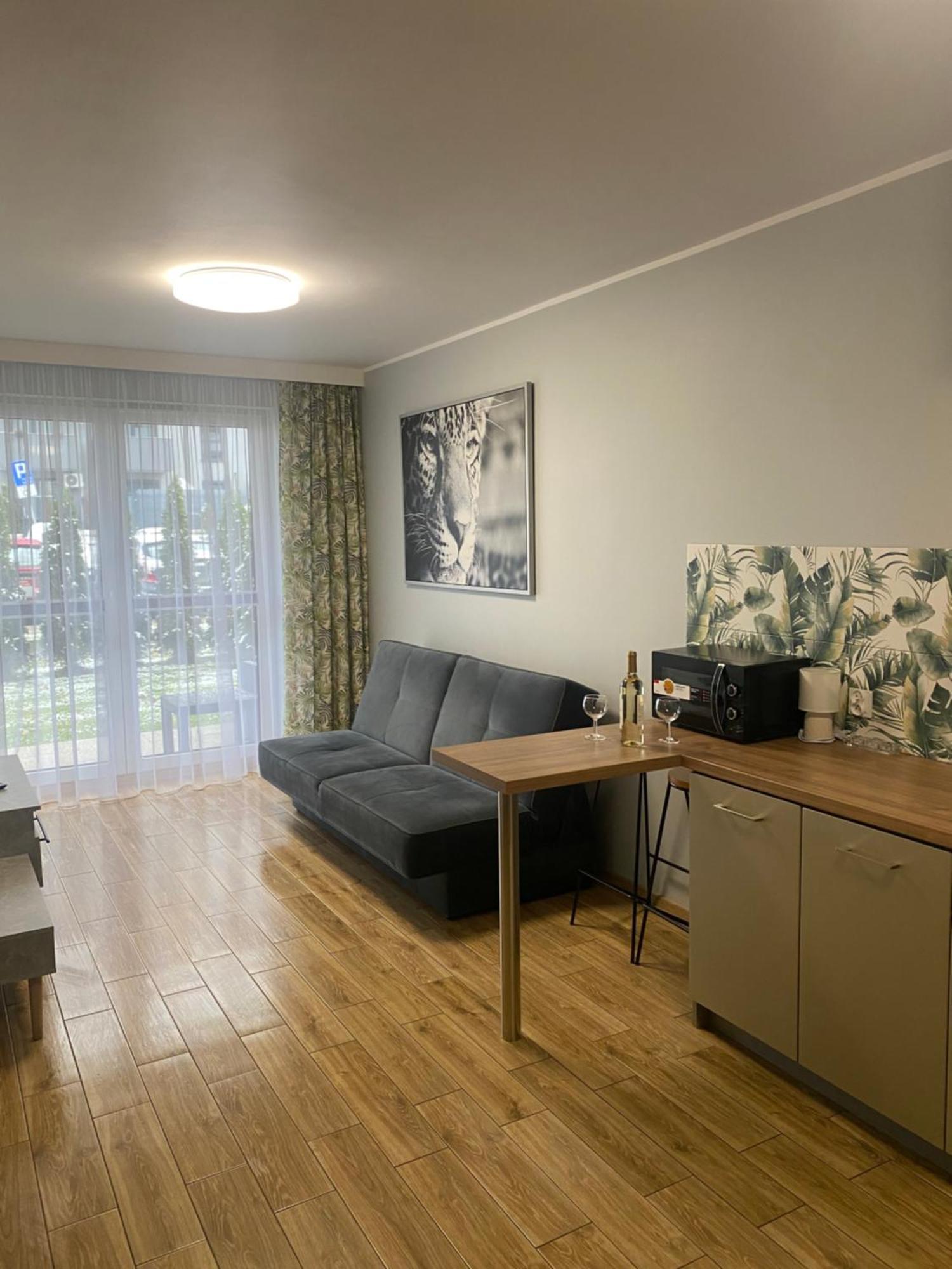 2 Tyskie Apartamenty Z Ogrodkiem ティヒ エクステリア 写真
