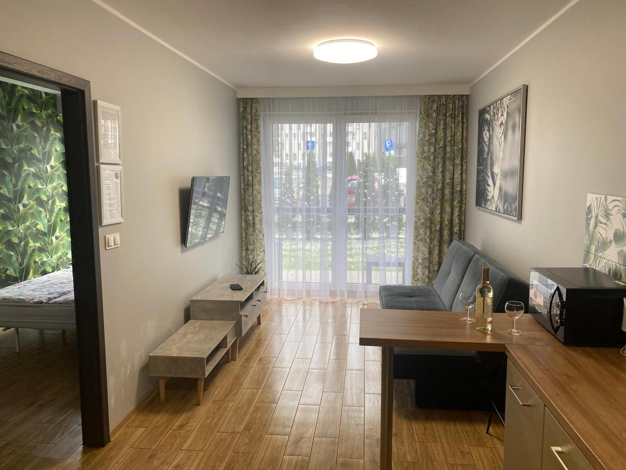 2 Tyskie Apartamenty Z Ogrodkiem ティヒ エクステリア 写真
