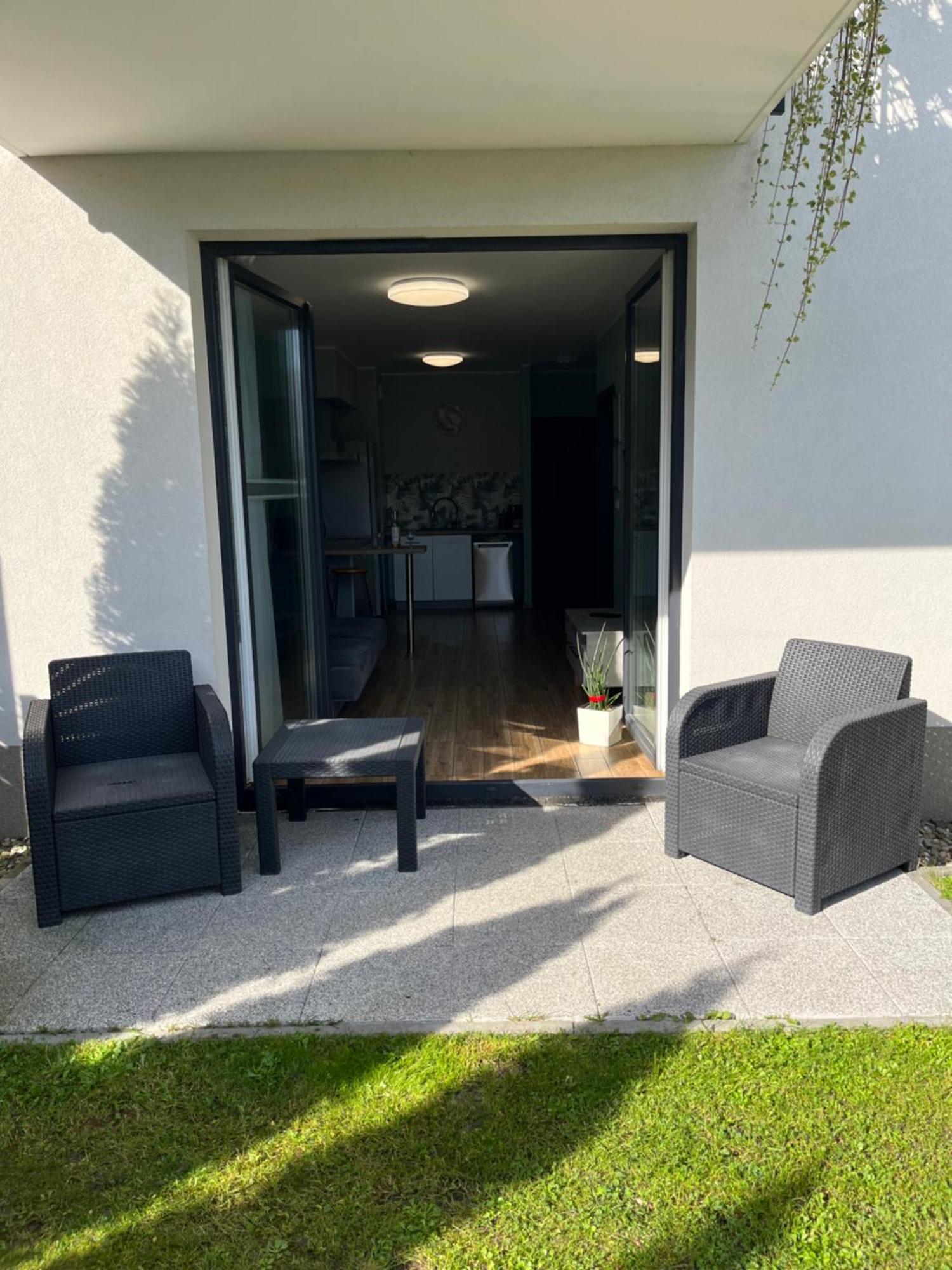 2 Tyskie Apartamenty Z Ogrodkiem ティヒ エクステリア 写真